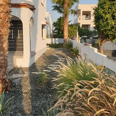 Perle Di Gio Larnaca